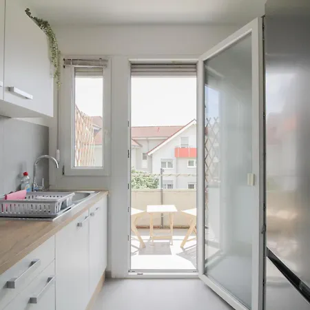 Njoy! & Pleasant - Balkon - Perfekt Fuer Work & Travel Apartamento